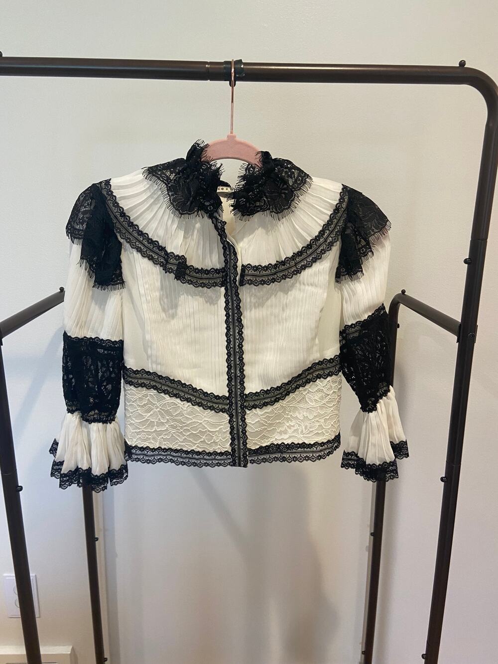 Alice and Olivia Lace Blouse Top size 0